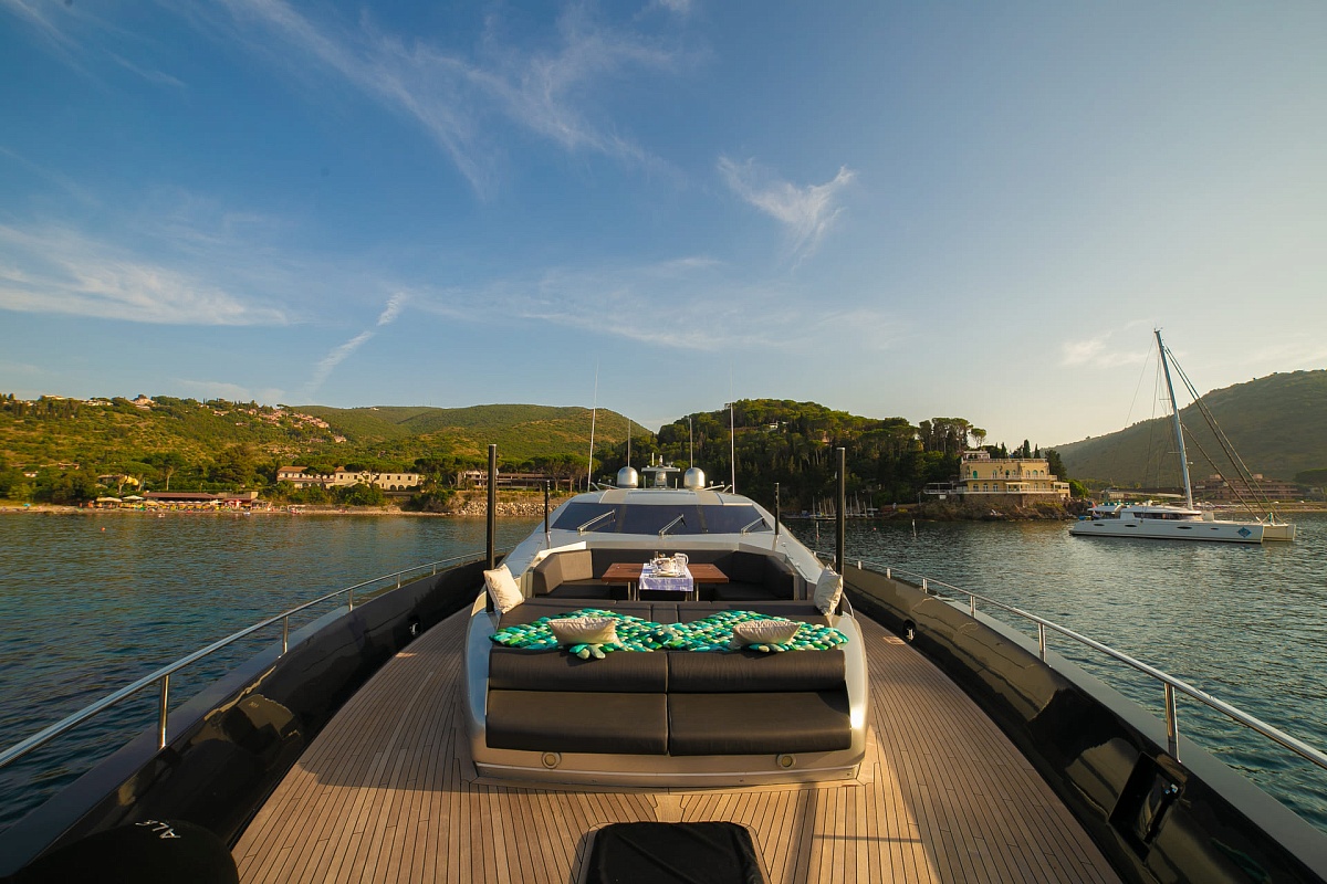 Аренда мега яхты 	Italcraft 105 Alemia В Италии